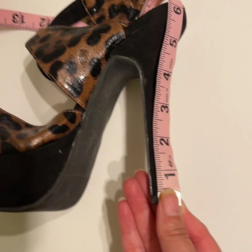 COPY - Criss cross cut out cheetah/leopard open toe pumps Size 8